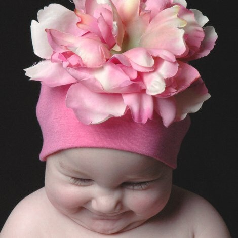 Детская шапочка с большим цветком